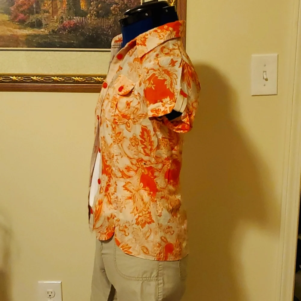 Gorgeous orange button up top, pictures do not do it justice. - Picture 4 of 6
